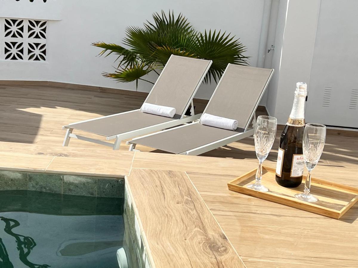 Karibu Beach & Pool Marbella Ngoại thất bức ảnh